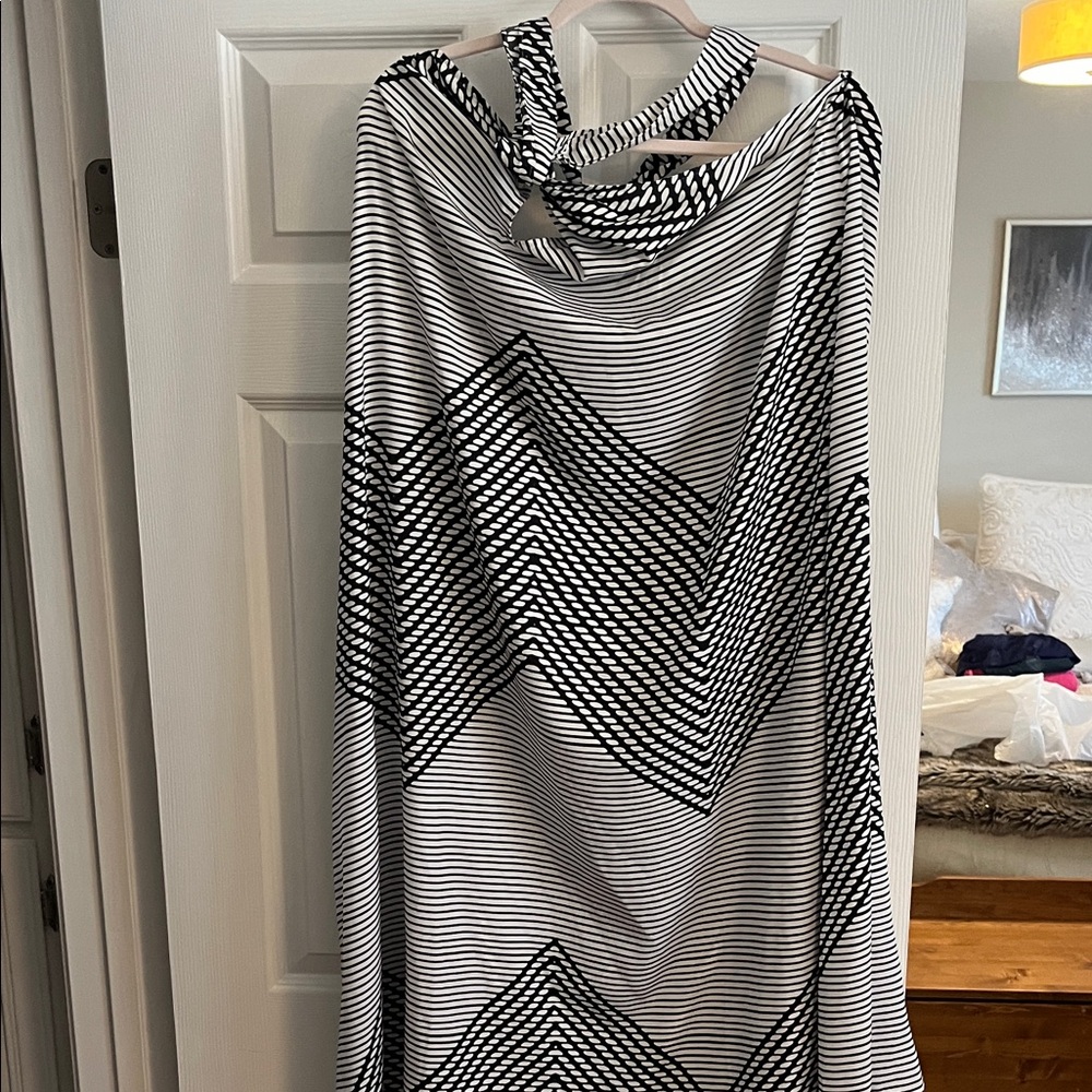 Banana Republic Black and White Geometric Stripe Maxi Dress